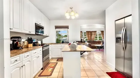 500 NW 96th Terrace Pembroke Pines FL 33024