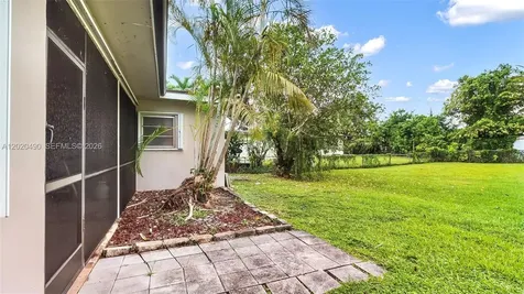 500 NW 96th Terrace Pembroke Pines FL 33024