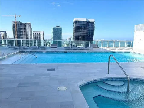 133 NE 2 Avenue Miami FL 33132