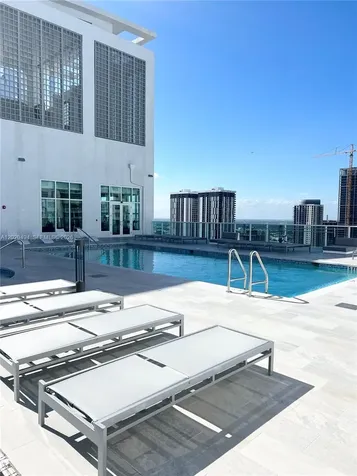 133 NE 2 Avenue Miami FL 33132