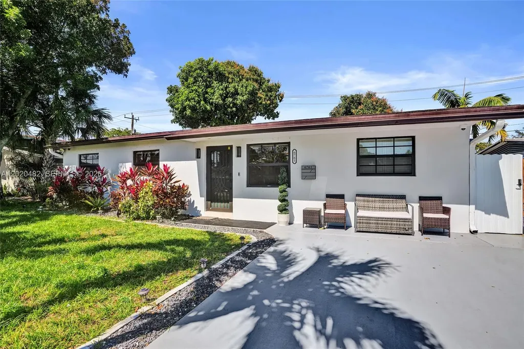 6761 Allen Street Hollywood FL 33024