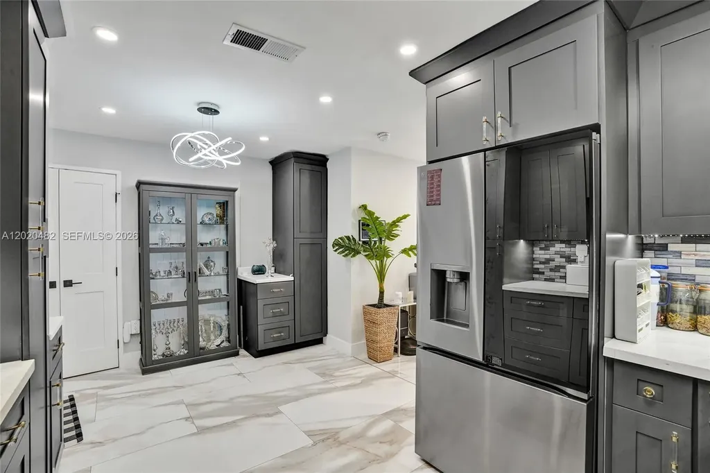 6761 Allen Street Hollywood FL 33024