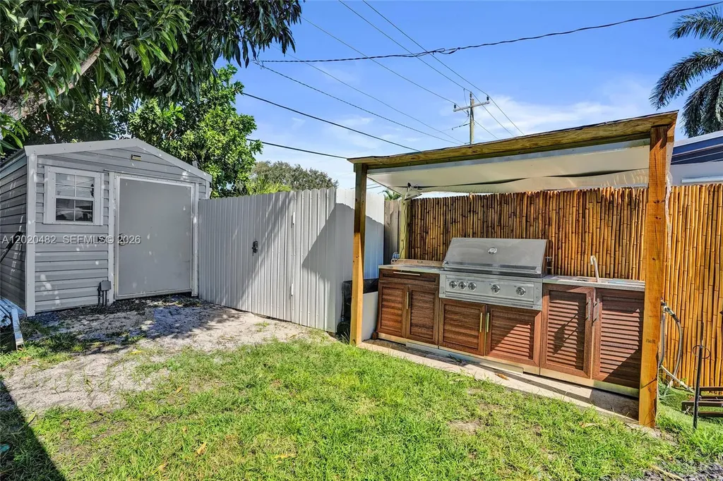 6761 Allen Street Hollywood FL 33024