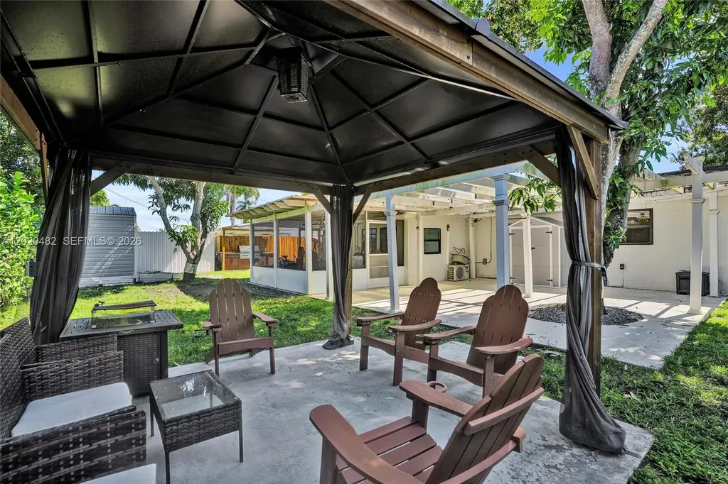 6761 Allen Street Hollywood FL 33024