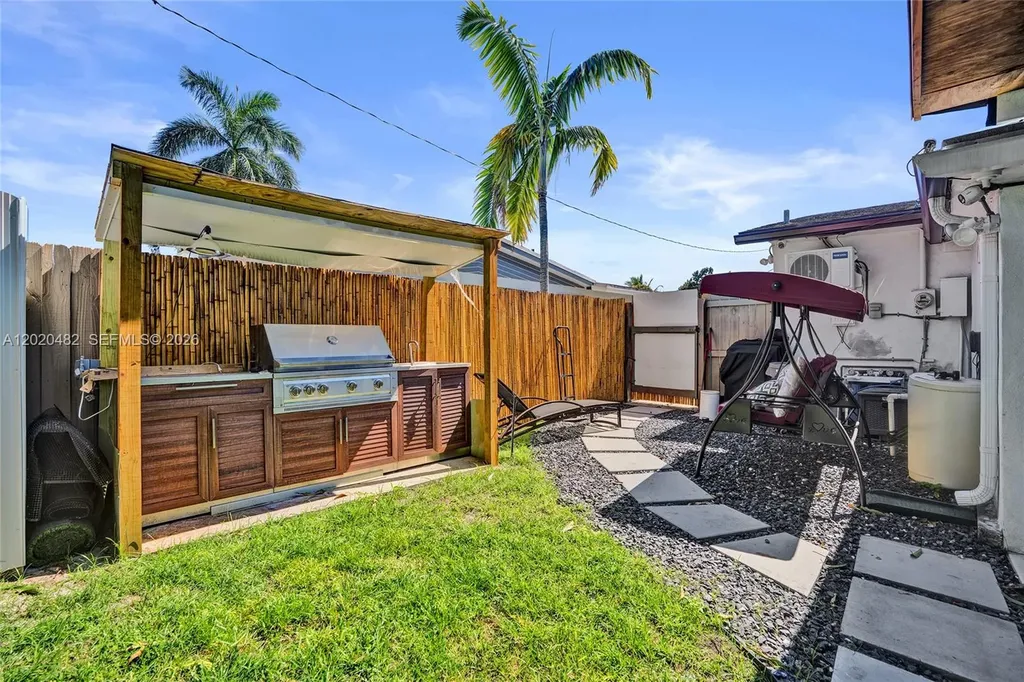 6761 Allen Street Hollywood FL 33024