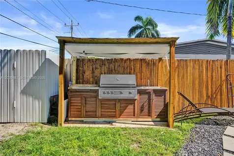 6761 Allen Street Hollywood FL 33024