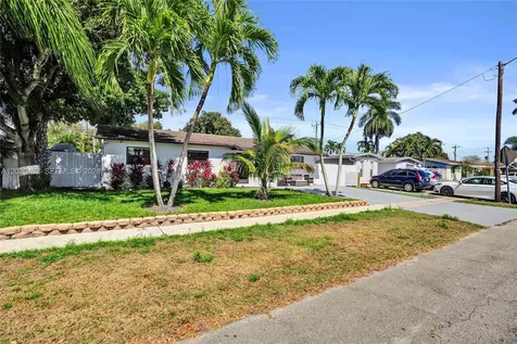 6761 Allen Street Hollywood FL 33024