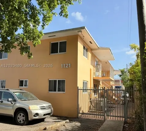 1121 NW 4 Street Miami FL 33128