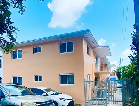 1121 NW 4 Street Miami FL 33128