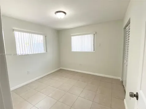 1121 NW 4 Street Miami FL 33128