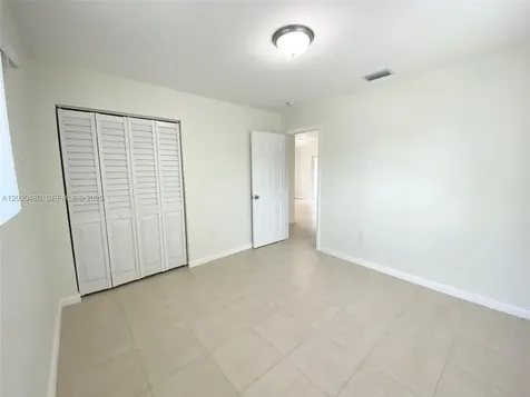 1121 NW 4 Street Miami FL 33128