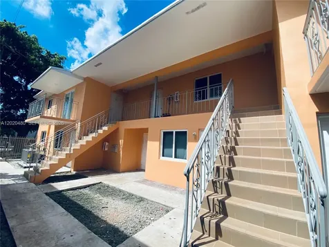 1121 NW 4 Street Miami FL 33128