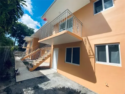 1121 NW 4 Street Miami FL 33128