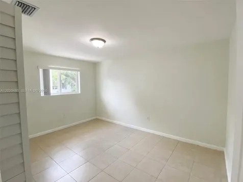 1121 NW 4 Street Miami FL 33128