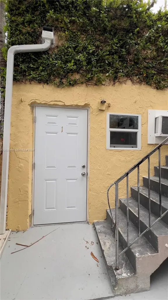 1845 Bay Road Miami Beach FL 33139