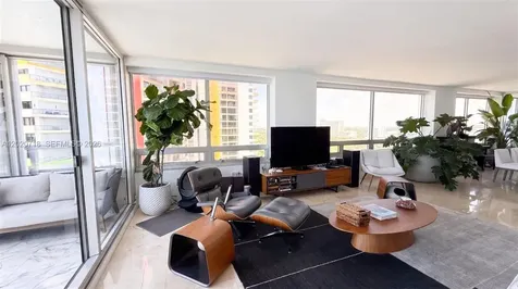 1541 Brickell Avenue Miami FL 33129