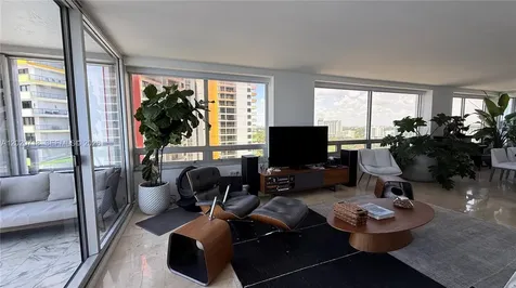 1541 Brickell Avenue Miami FL 33129