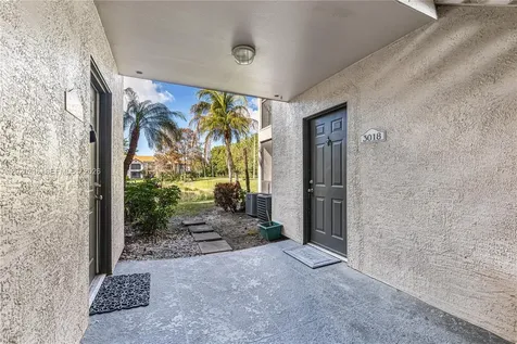 2094 Arbour Walk Circle Naples FL 34109