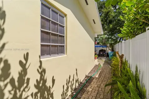 2275 SW 15th Street Miami FL 33145