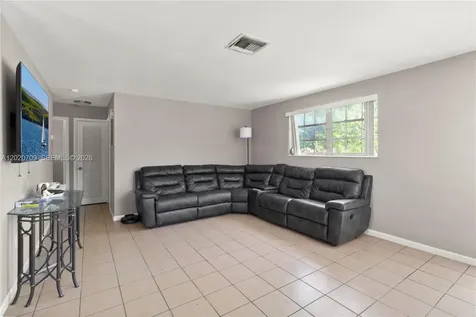 2275 SW 15th Street Miami FL 33145