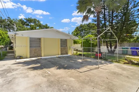 2275 SW 15th Street Miami FL 33145