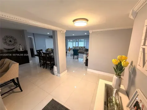 661 SW 67th Avenue Pembroke Pines FL 33023