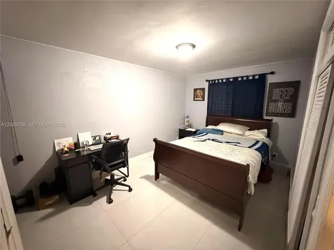 661 SW 67th Avenue Pembroke Pines FL 33023