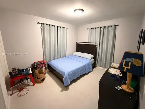 661 SW 67th Avenue Pembroke Pines FL 33023