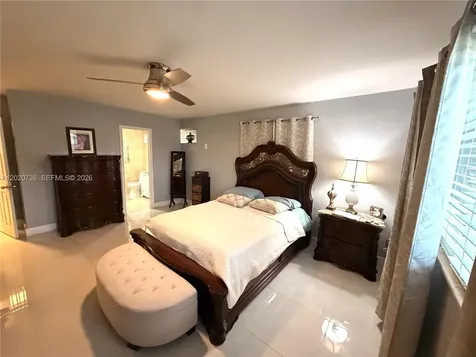 661 SW 67th Avenue Pembroke Pines FL 33023