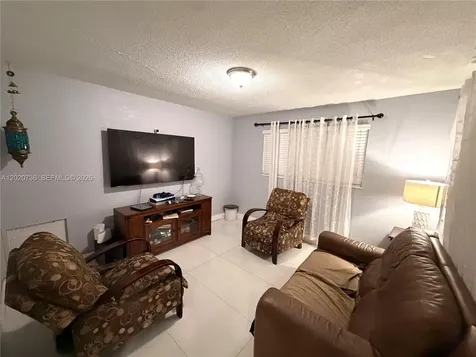 661 SW 67th Avenue Pembroke Pines FL 33023
