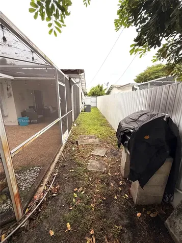 661 SW 67th Avenue Pembroke Pines FL 33023