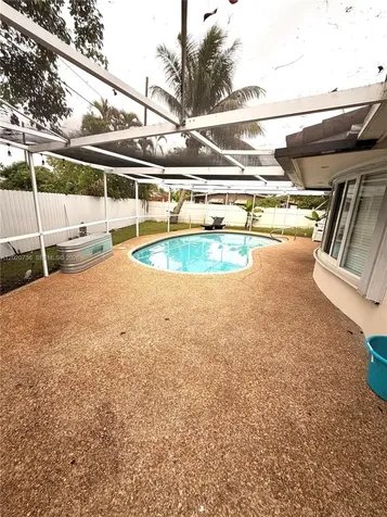 661 SW 67th Avenue Pembroke Pines FL 33023