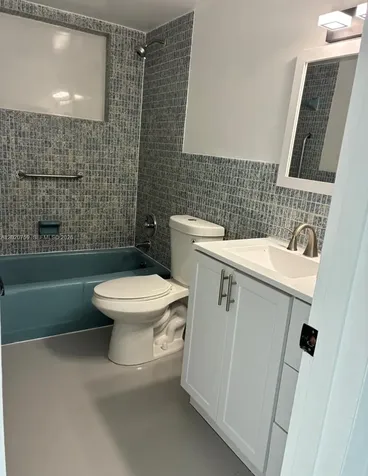490 NE 170th Street North Miami Beach FL 33162
