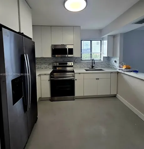 490 NE 170th Street North Miami Beach FL 33162