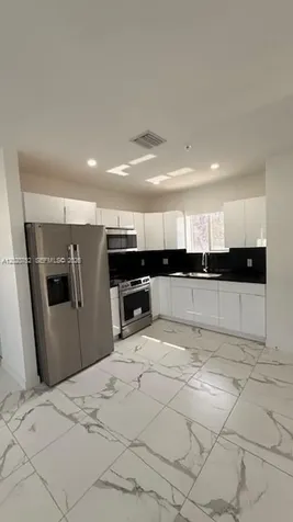 811 E 52nd Street Hialeah FL 33013
