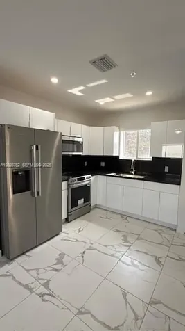 811 E 52nd Street Hialeah FL 33013