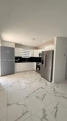 811 E 52nd Street Hialeah FL 33013