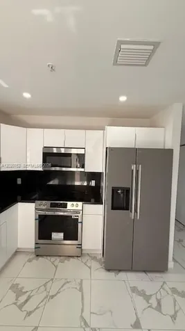 811 E 52nd Street Hialeah FL 33013