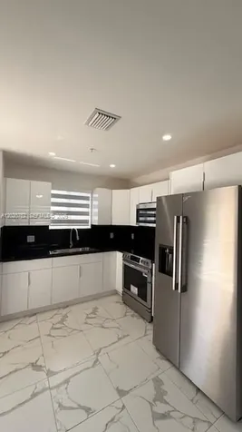 811 E 52nd Street Hialeah FL 33013