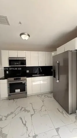 811 E 52nd Street Hialeah FL 33013