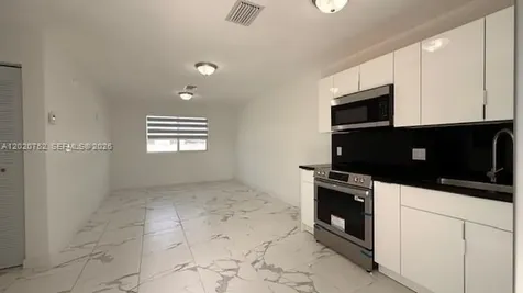 811 E 52nd Street Hialeah FL 33013