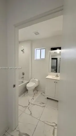 811 E 52nd Street Hialeah FL 33013