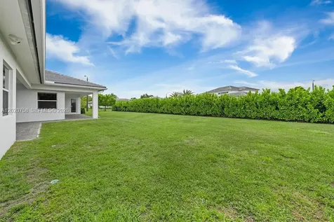 2031 Meadows Drive Davie FL 33324
