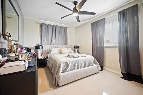 255 E 3rd Street Hialeah FL 33010