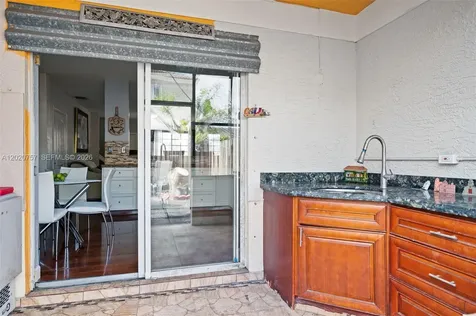 255 E 3rd Street Hialeah FL 33010