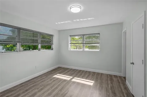 245 NE 191st Street Miami FL 33179