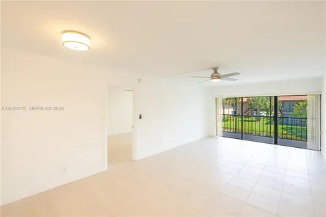 200 Lakeview Drive Weston FL 33326