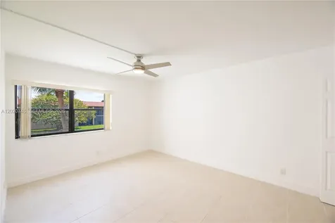 200 Lakeview Drive Weston FL 33326