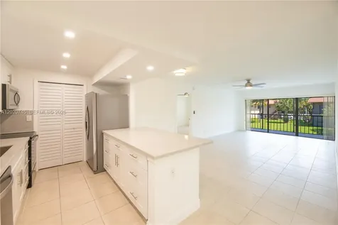 200 Lakeview Drive Weston FL 33326