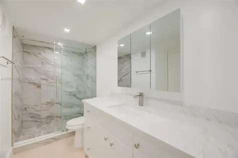 200 Lakeview Drive Weston FL 33326